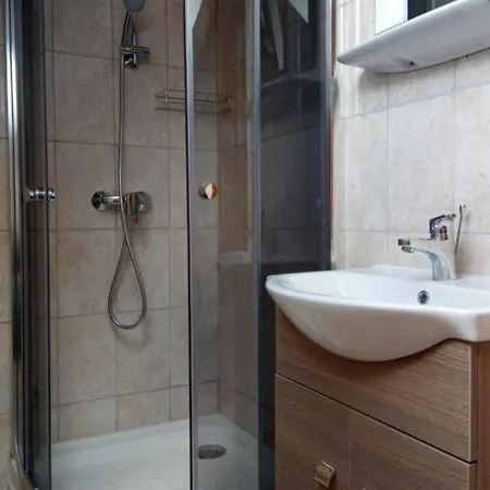 Strandi Apartmanok- Levente Apartment