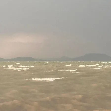 Apartment Strandi Apartmanok- Levente