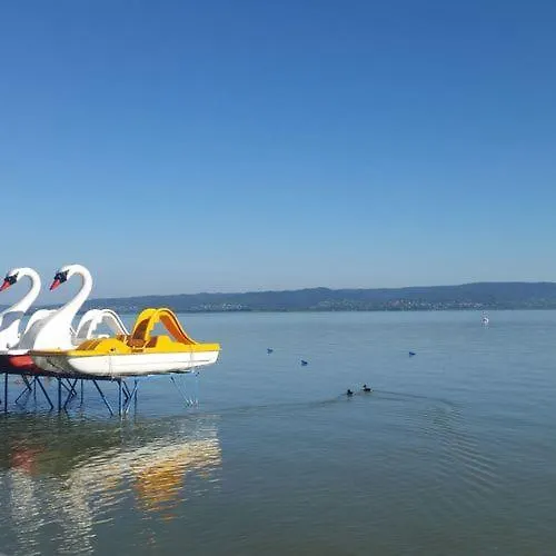 Strandi Apartmanok- Levente Balatonmariafurdo